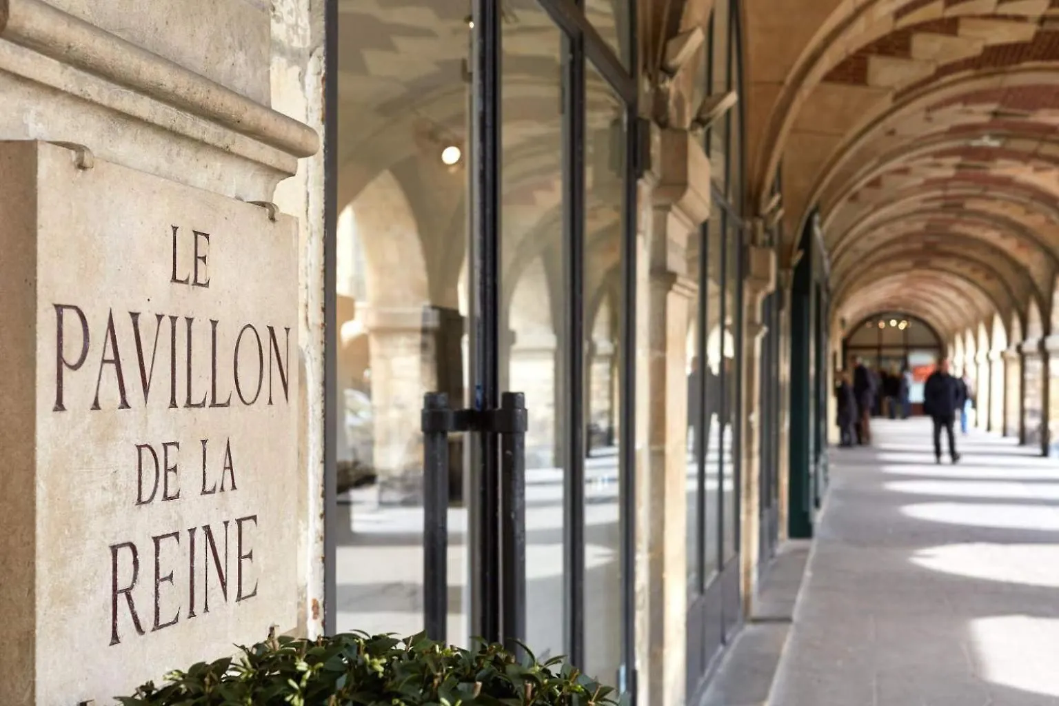 Le Saint Claude Daire Paris